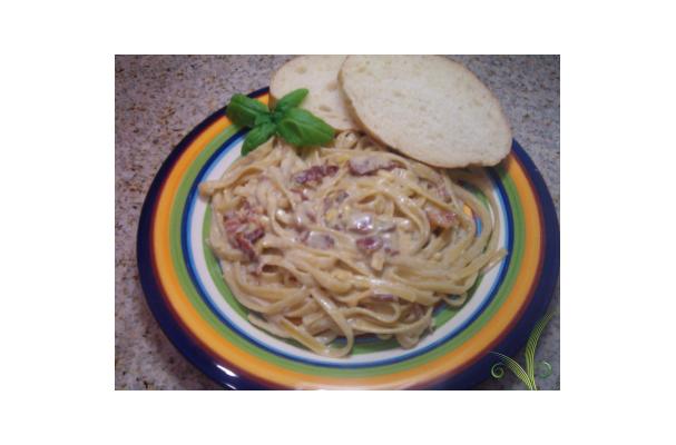 Image of Nutty Fettuccine Gorgonzola, Foodista